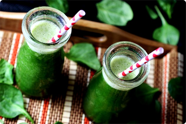 pineapple spinach banana smoothie 5
